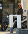 布拉特·皮特騎機車拍廣告 合作《愛樂之城》導演