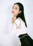 宋茜暮夜櫻花裙出席時尚晚宴 俏皮婉約展法式優(yōu)雅