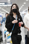 美女哪位？《創(chuàng)4》韓美娟機(jī)場 長發(fā)飄飄風(fēng)情萬種