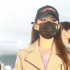 吉娜产后三个月首现身 状态神清气爽身材恢复如初