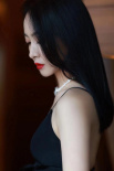 宋茜复古黑裙造型出席活动 温婉典雅凸显迷人气场