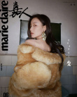 倪妮皮草+裸色bra登封 波浪长发搭透视裙性感妩媚