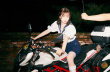虞書欣曬水手服寫真 梳麻花辮騎機(jī)車的甜酷美少女