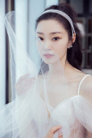 宋軼白色紗裙造型亮相品牌活動(dòng) 氣質(zhì)出眾宛如公主