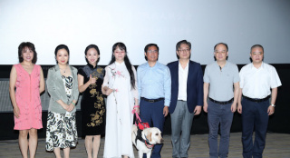 疊加愛(ài)與溫暖 《武漢日夜》舉行無(wú)障礙放映見(jiàn)面會(huì)