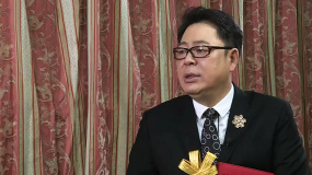 專訪高亞麟：“小紅花”劇本看一半以為是喜劇 越看越感人