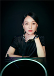 周迅現(xiàn)身某品牌派對(duì) 身著經(jīng)典小黑裙氣質(zhì)優(yōu)雅出眾