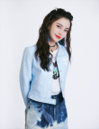 Angelababy蓝色挂耳染青春靓丽 穿短裙秀长腿