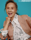 83歲吳彥姝活力大片釋出 綠裙配長靴演繹摩登時(shí)尚