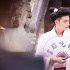 黄子韬《萌探》挑战卧底身份 暖心帮赵雅芝扇风