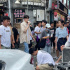 關(guān)曉彤林一《胡同》路透 人群中兩人大長腿超吸睛