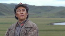 《长征》幕后故事：唐国强刘劲带头过草地 党员的力量振奋人心