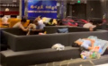 鄭州供上千人留宿影院經(jīng)理回應：能出一份力很有價值