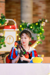 杨紫《萌探》穿越童话世界 化身白雪公主巧捉萌贼