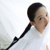 李沁橘色系曬傷妝封面曝光 利落長(zhǎng)辮造型俏麗靈動(dòng)