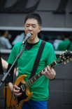 《哥哥》二公备战花絮释出 陈小春表情严肃背歌词