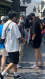明星接曝打卡環(huán)球！王源魏大勛同游 喬欣拍游客照