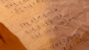 《我和我的父輩》讀詩片段曝光 平凡的渺小 是偉大的開始！