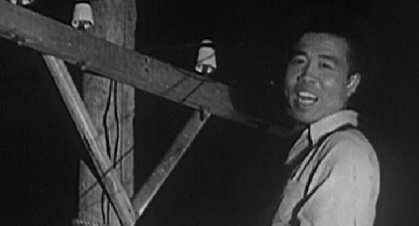 《龙须沟》人民政府改造龙须沟为百姓谋福祉