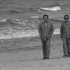 《地球最后的導(dǎo)演》發(fā)布海報(bào) 寧浩賈樟柯海灘漫步
