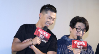 《不速来客》在京首映 窦骁搭戏范伟上演即兴表演