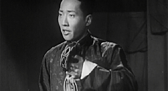 《龙须沟》政府惩治恶霸被人民赞颂