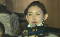 青年演员蒋依依鞠躬致敬老艺术家