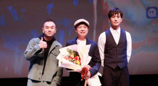 《藍(lán)藍(lán)的天上白云飄》平遙首映 清新風(fēng)格備獲好評
