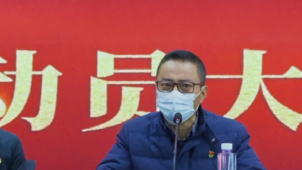 《中国医生》疫情是命令 白衣是战袍