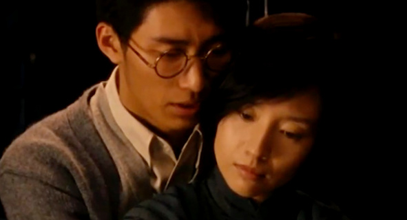 《秋之白华》：一枚铜钮扣，见证了革命时代的爱情