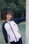 杨紫晒《女心理师》幕后照 穿高中校服清纯活泼