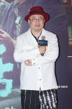 徐峥赞《爱情神话》够当代 黄明昊获老板包场支持