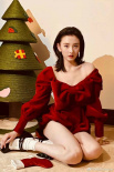 宋祖兒最新寫(xiě)真曝光 紅色絲絨短裙襯托白皙肌膚