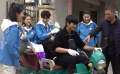 郎月婷等青年演員到農(nóng)村采風(fēng) 體會(huì)農(nóng)民伯伯的艱辛