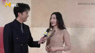 金鸡奖颁奖典礼红毯仪式 王丽坤接受采访
