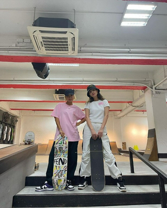 鄭希怡和徐濠縈合影