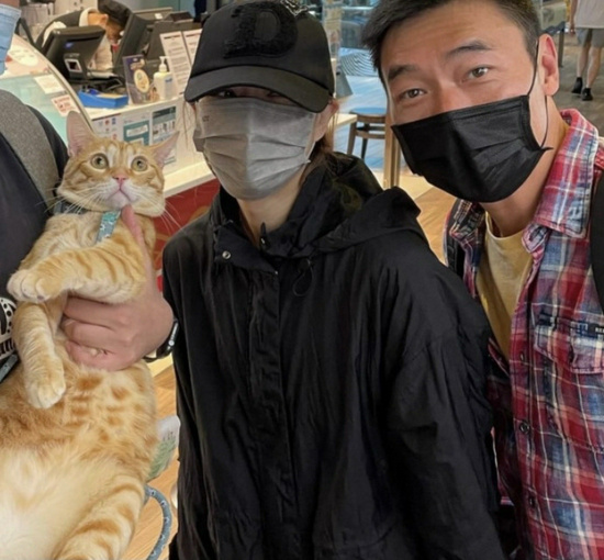 路人偶遇鄭秀文許志安