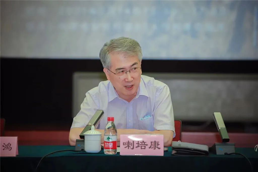 专家研讨《有我们无数的好兄弟》：中小成KAIYUN本战争题材电影的艺术探索(图7)