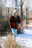 揣手手！鹿晗冬日雪地元?dú)庹?捧雪少年干凈治愈