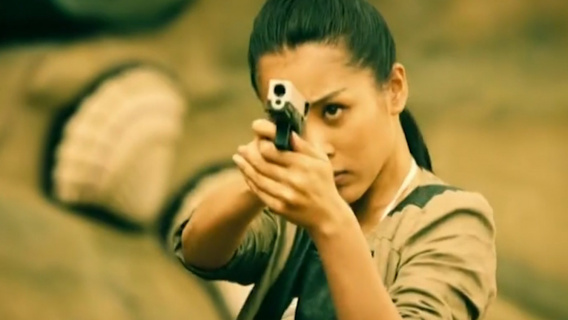 女特工执行抓捕任务 不料男子引爆炸弹逃跑