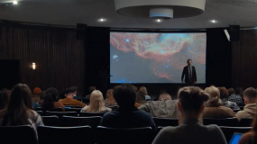 《亞當(dāng)計劃》全新正式預(yù)告