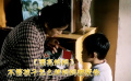 漂亮妈妈 孩子天生聋哑，但妈妈从不放手