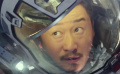 流浪地球：宇航员吴京为救地球上的人类，不惜出舱救人
