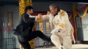 笑功震武林：父親加入戰(zhàn)場(chǎng)，猛虎三兄妹全軍覆沒(méi)，女間諜變地鼠被痛打