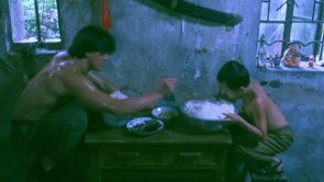 小飞侠：用盆吃米饭的小孩居然怕狗，不...