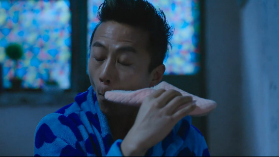 分手大师：杨幂拿脱鞋砸邓超，邓超一闻当场臭晕