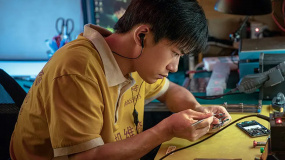 易烊千玺成现实题材电影的“刚需”？