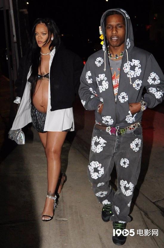 A$AP Rocky重金保释后首现身 与蕾哈娜携手出街