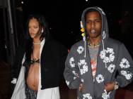 A$AP Rocky重金保释后首现身 与蕾哈娜携手出街