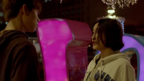 秦海璐为得到真爱，竟找22个陌生男人亲吻